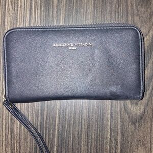 EUC Black Adrienne Vittadini Charging Zip Around Wallet Wristlet!